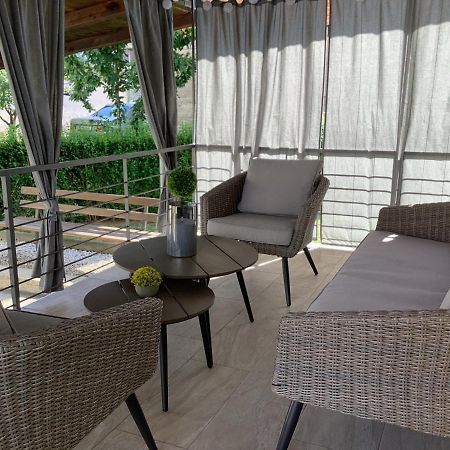 Apartman Sonas 2 With Free Private Parking คาร์โลวัตส์ ภายนอก รูปภาพ